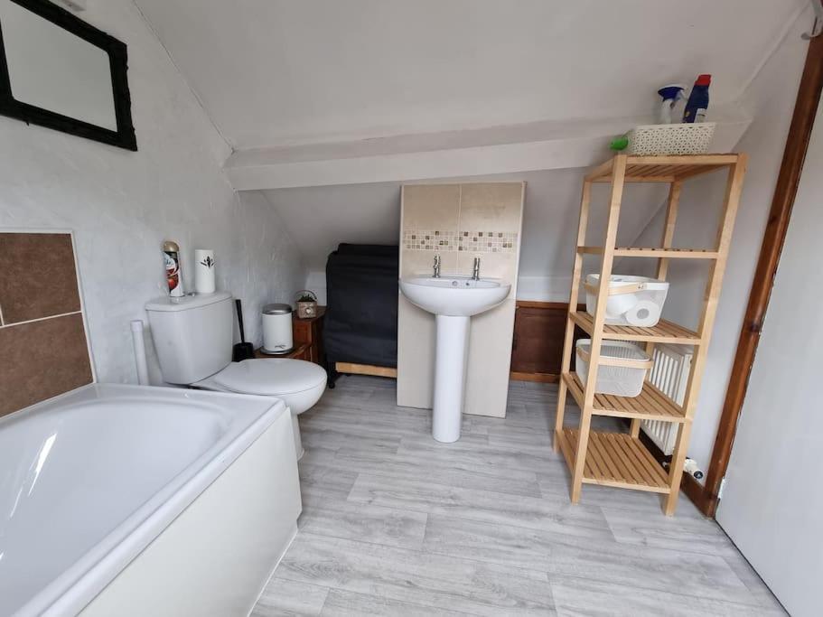 Yr Hen Efail Villa Ederyn Bagian luar foto
